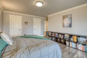 Ensuite and walk in closet