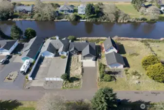 Large driveway with plenty of room for Rvs, boats, and guests