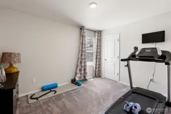 4th bedroom with closet