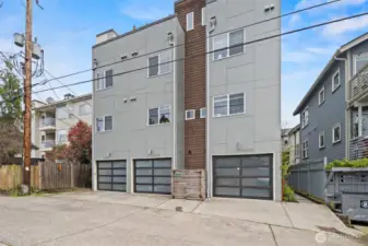 Middle Garage