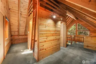 Additional sleeping area, potential 3rd bedroom