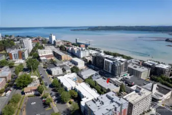 A nice photo showing proximity to Commencement Bay.