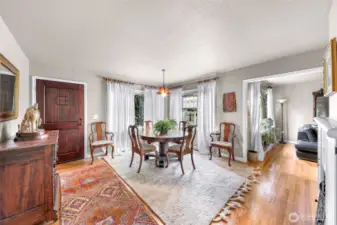 The entry and formal dining room over quartersawn oak floors
