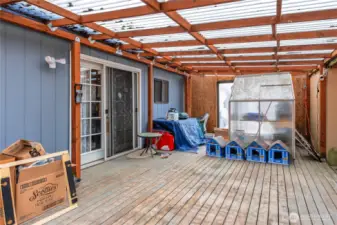 Large covered back deck