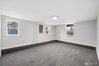 Bonus room/hobby room or whatever you like.