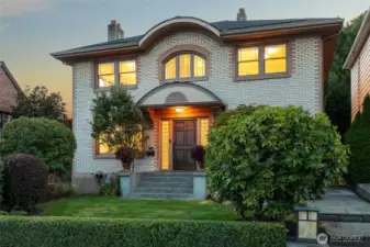 Beautiful street appeal, on a street of other beautiful homes.