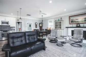 Nice open Living Room with Gas Fireplace