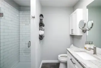 Primary 3/4 Bath