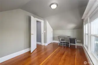 upstairs bedroom 1