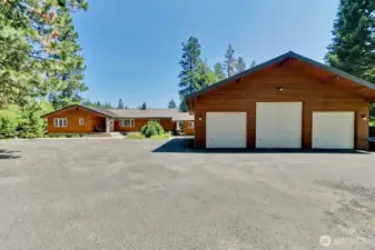 Large oversized 3 car garage, paved parking