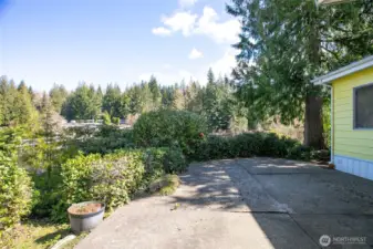 Patio with views of Lake Bullard and nature