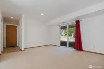 Lower large extra flex room. perfect for football days & family gatherings.