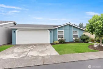 2 car garage and 2 spaces in driveway