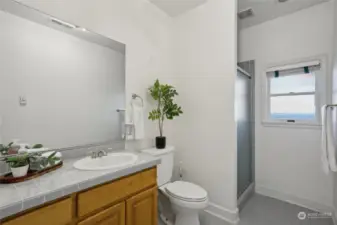 Bathroom in a middle bedroom