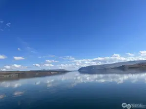 View looking down the Columbia River towards the Wanapum Dam