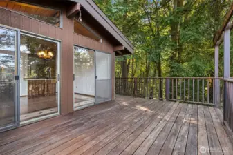 Deck off of the Dinning room