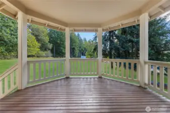 Deck on the side of the home right off the kitchen