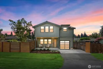 Stunning, custom 1443sqft standalone new construction home on a 2694sqft lot with large grassy yard.  4 bedrooms, 2.5 baths, and garage parking all in Seattle's desirable Broadview neighborhood.  Come make this incredible new build home.