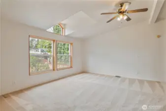 Vaulted ceilings with lots of natural light