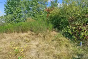 Upper lot south marker