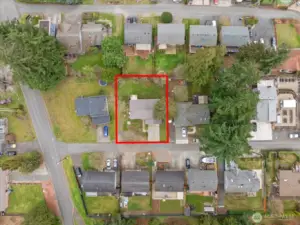 Aerial view of the house and property boundaries.