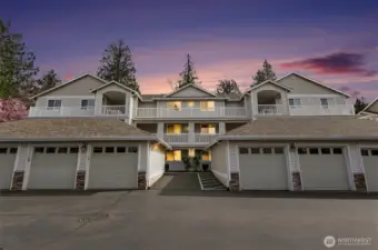 Welcome to Valencia, Welcome Home