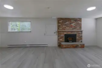 Family Room (Lower)