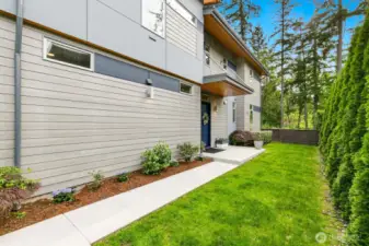 Private entryway, North facing