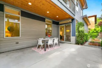 Great space for year-round use!