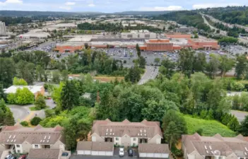 Conveniently located minutes to shopping and restaurants at Westfield Southcenter shopping center