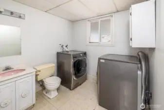 Half bath with washer/dryer, appliances stay