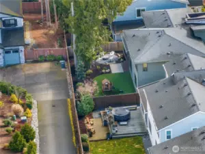 Neighbors who appreciate a beautiful backyard, too!