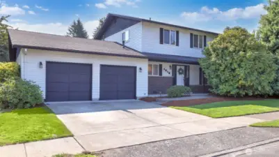 Welcome to this beautifully maintained home tucked in Renton’s sought-after Glencoe neighborhood. Offering a spacious and versatile layout, this residence is ideal for both everyday living and entertaining. The light-filled living spaces are enhanced by tall ceilings, large windows, and thoughtful updates throughout. A well-appointed kitchen with generous counter space and storage flows seamlessly into the dining and living areas. Retreat to the serene primary suite w/a spa-like bath & ample closet space for added convenience. Outside, enjoy a private backyard perfect for summer gatherings, play, or simply unwinding after a long day. All this, plus a prime location just minutes to schools, shopping, dining, and easy commuter routes.