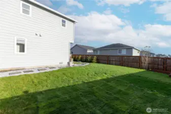 Such a great yard to enjoy!