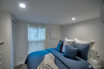 BEDROOM WITH MINI SPLIT