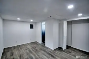 NEW SHED WITH FULL BATHROOM