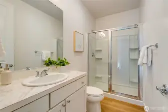 Main level 3/4 bathroom