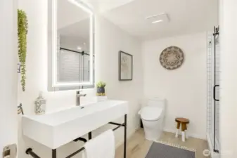 Beautifully refreshed bath