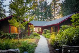 This waterfront single level home is in an idyllic setting less than 90 minutes from Seattle.