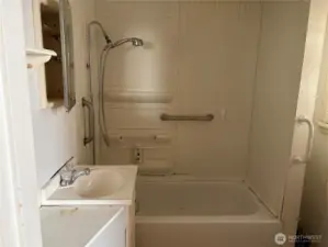 221 - Full Bath