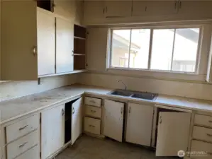 225 - Kitchen