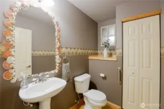 Powder room on the main.