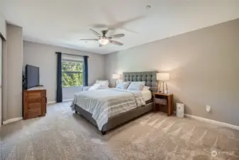 Enormous Primary bedroom, w/ ceiling fan, double closets & private bath