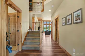 Entrance - tall ceilings