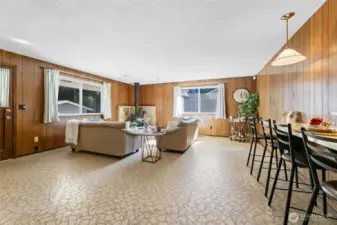 Large bonus room with door to wraparound deck