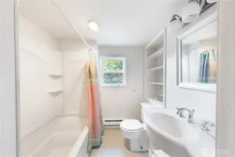 Upstairs full bath.
