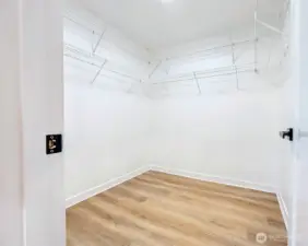 Primary suite walk-in closet