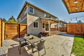 Backyard with plenty of room for outdoor dining & entertaining