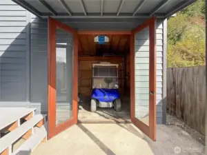 Detached garage