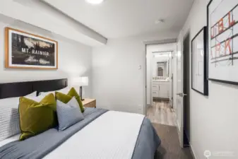 Ideal privacy whether its for an office or guest bedroom.  Great to have options.